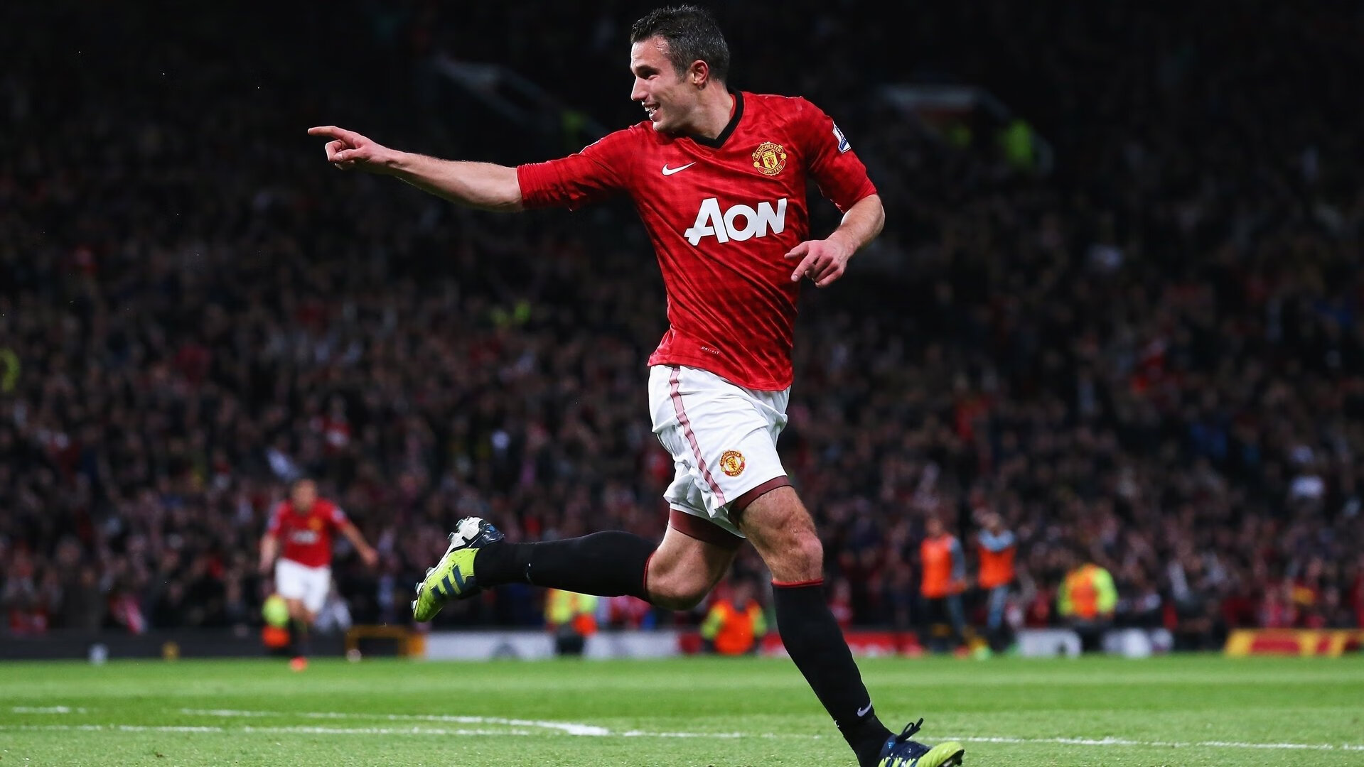 斗志昂扬双方鏖战，现场观众沸腾欢呼，斗志昂扬啥意思