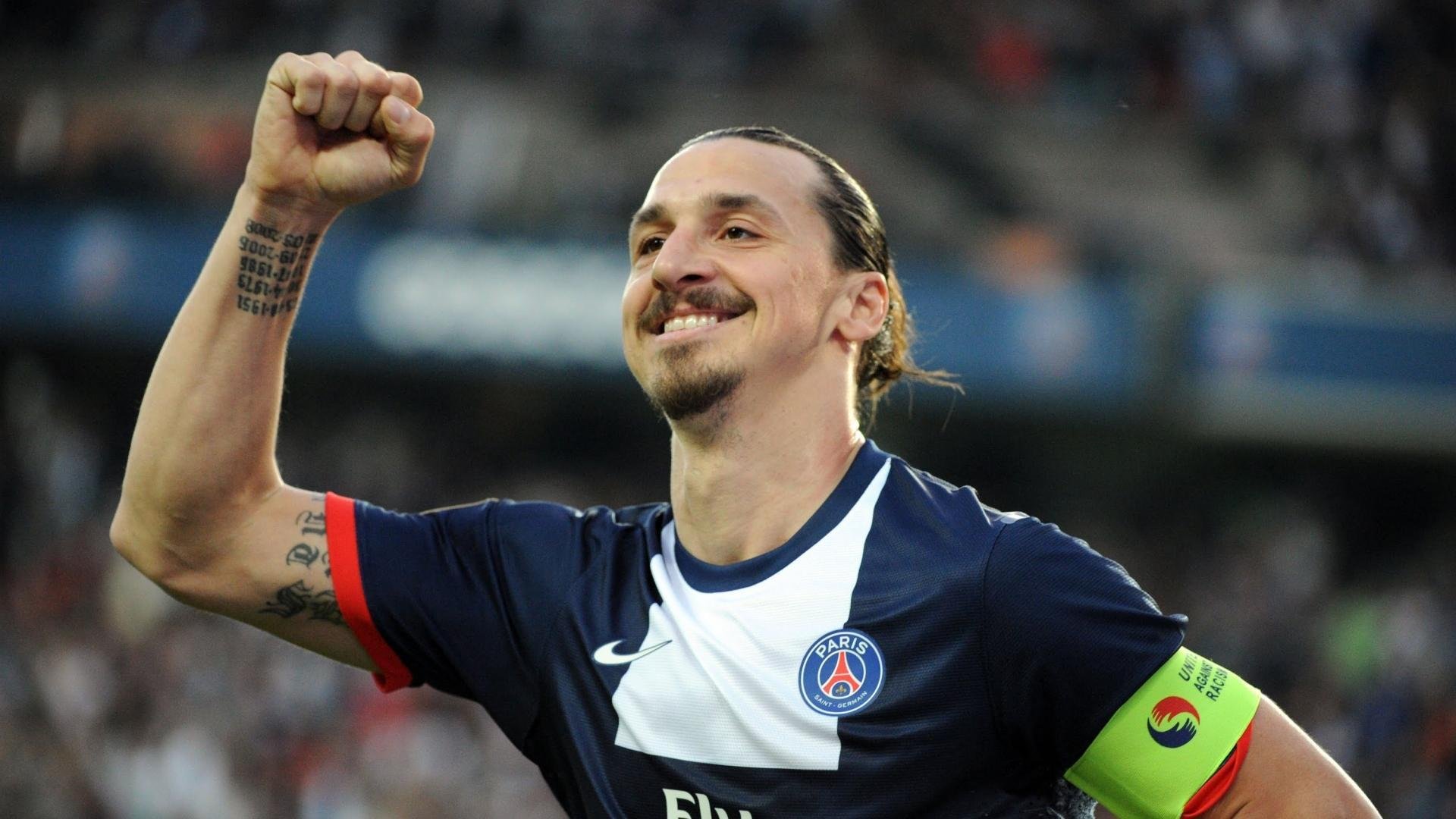 萨卡在对阵曼联的比赛中上演帽子戏法，萨卡踢什么位置